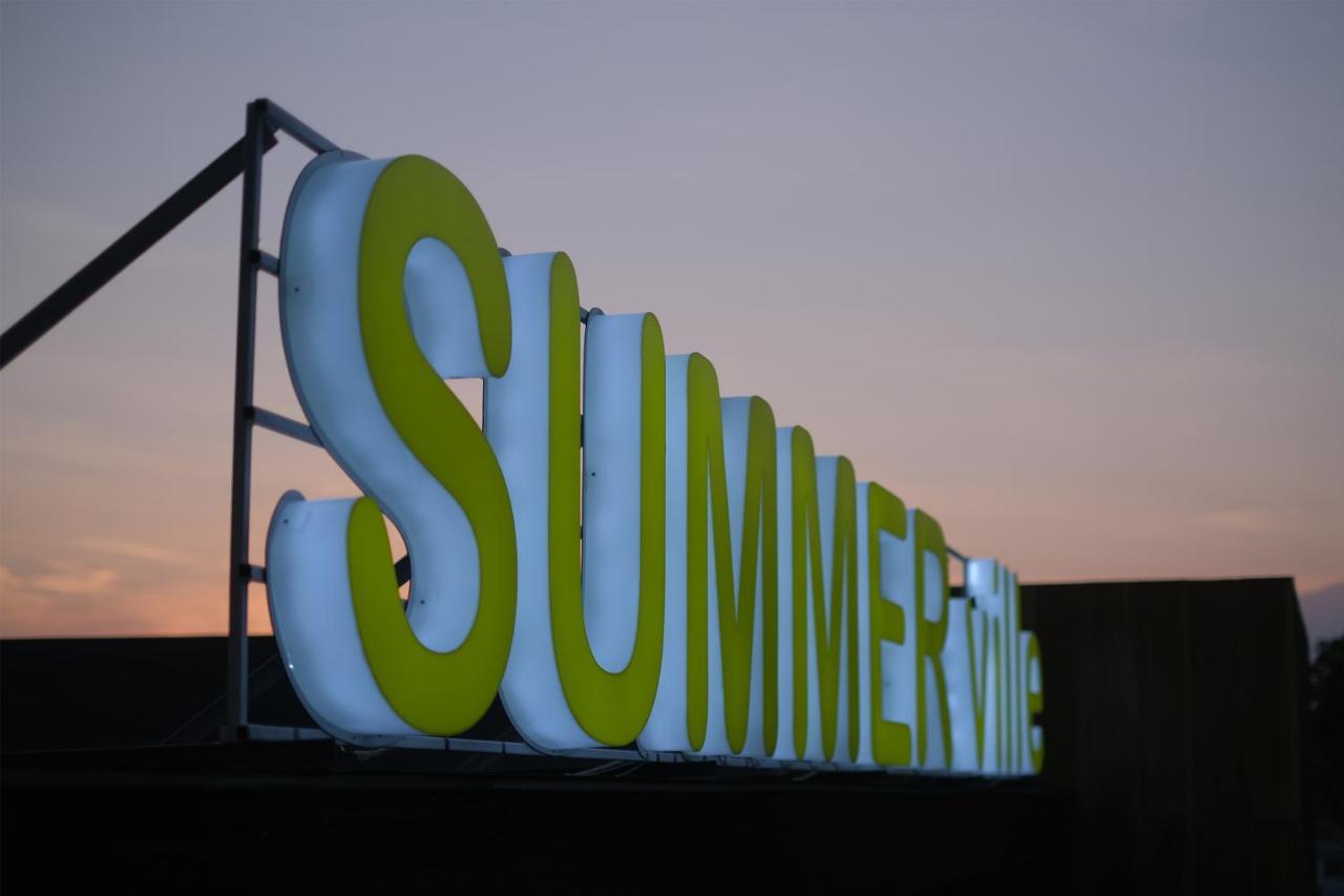 Hotel Summerville Majalengka Eksteriør bilde