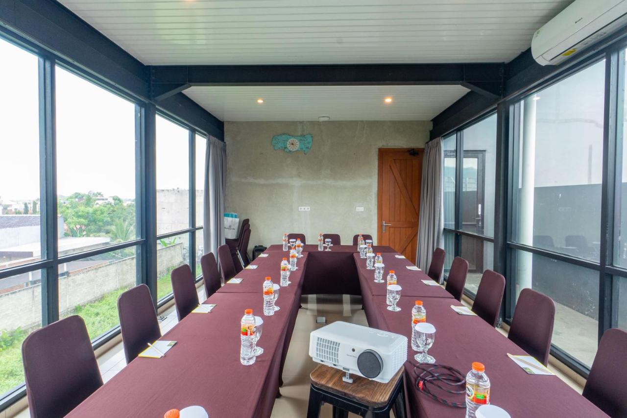 Hotel Summerville Majalengka Eksteriør bilde